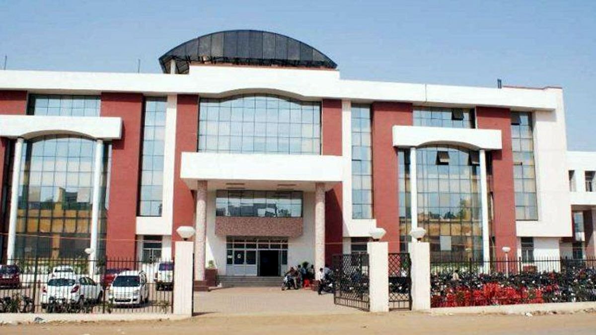 रायपुर में दंत चिकित्सकों की 3 दिन की हड़ताल, स्टाइपेंड और हॉस्टल सुविधा को लेकर PG स्टूडेंट्स व इंटर्न्स करेंगे प्रदर्शन 1 WhatsApp Image 2026 01 14 at 22.06.14 1