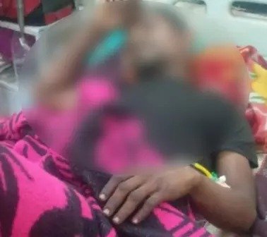 बीजापुर में नक्सलियों की कायराना हरकत: जंगल में लगाए गए प्रेशर IED की चपेट में आया ग्रामीण, धमाके में पैर उड़ने से हालत गंभीर 1 WhatsApp Image 2026 01 23 at 01.30.35