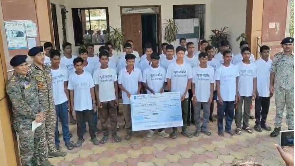 सुकमा में 29 नक्सलियों का सामूहिक आत्मसमर्पण : गोगुंडा कैंप बना शांति की नई उम्मीद 1 image 55 6 1024x576 1