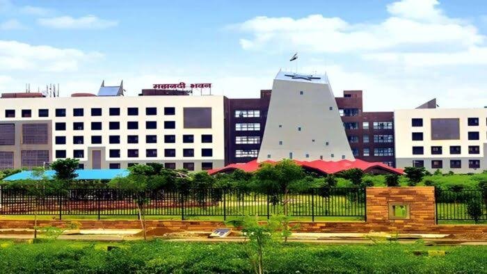 IFS Transfer News: छत्तीसगढ़ सरकार ने 4 IFS अधिकारियों का किया तबादला, नवीद शुजाउद्दीन को मिला अहम दायित्व, देखें पूरी सूची 1 images 85