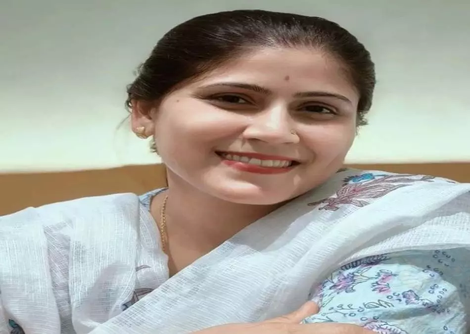 Road Accident in Surajpur : आत्मानंद स्कूल की शिक्षिका की मौत, 5 साल का बेटा गंभीर 1 5262089 accident