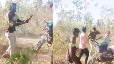 सूरजपुर में फॉरेस्ट गार्ड की पिटाई: गर्लफ्रेंड संग नर्सरी में पकड़ा, युवकों ने डांस करवाकर बेल्ट से पीटा; VIDEO वायरल, शिकायत नहीं 3 5262820 untitled 29 copy