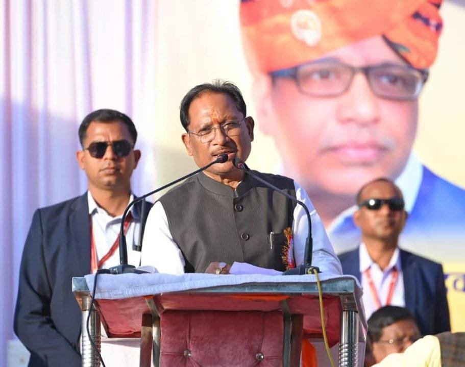 खारीझरिया यादव महासम्मेलन में पहुंचे मुख्यमंत्री विष्णुदेव साय: मंगल भवन की घोषणा, 11.75 करोड़ के विकास कार्यों का भूमिपूजन-लोकार्पण 1 IMG 20260214 WA0037