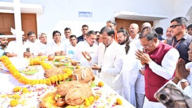 गिरौदपुरी धाम के लिए निकली विशाल सतनाम सद्भाव पदयात्रा: CM विष्णु देव साय ने हरी झंडी दिखाकर किया शुभारंभ, जैतखाम की पूजा कर प्रदेश की खुशहाली की कामना 7 IMG 20260218 WA0032