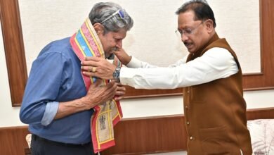 रायपुर में मुख्यमंत्री विष्णु देव साय से मिले कपिल देव: खेल संस्कृति मजबूत करने पर जोर, आधुनिक इंफ्रास्ट्रक्चर और खिलाड़ियों को बेहतर अवसर देने की बात 3 IMG 20260226 WA0018