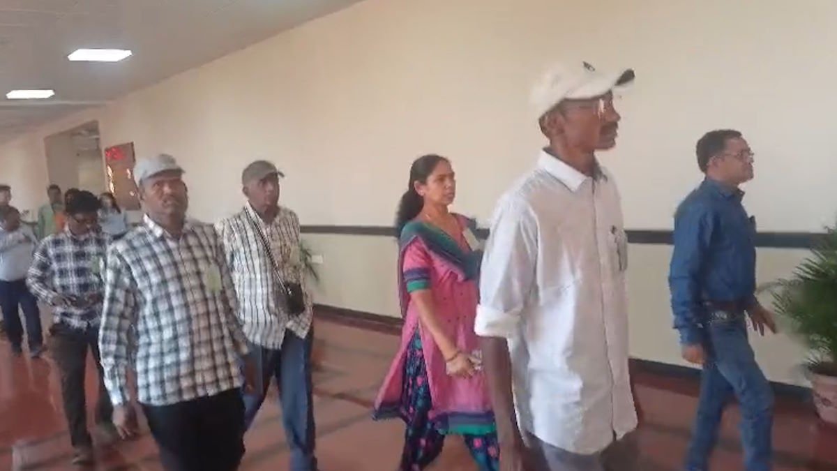 विधानसभा की कार्यवाही देखने पहुंचे 120 सरेंडर नक्सली: 1 करोड़ का इनामी रूपेश और झीरम हमले का मास्टरमाइंड चैतू मौजूद, वित्त मंत्री के जवाब पर हंगामा 1 naxal 11