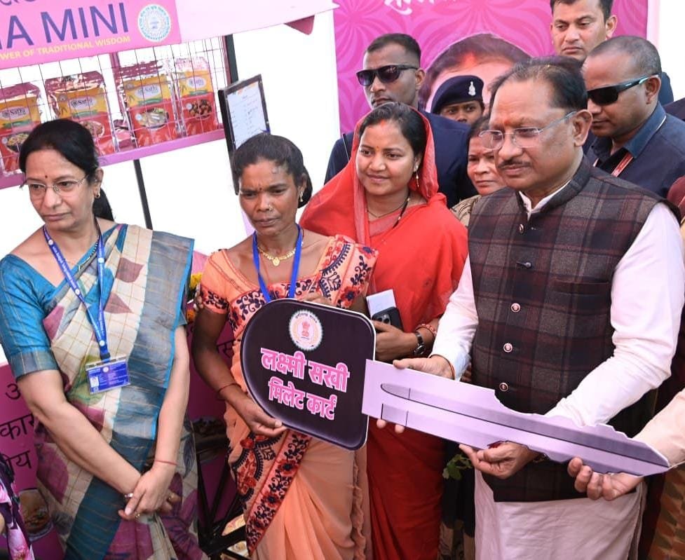 महिला दिवस पर 69.48 लाख महिलाओं को बड़ी सौगात: महतारी वंदन योजना की 25वीं किश्त जारी, खातों में पहुंचे 641.58 करोड़ 3 1003525867