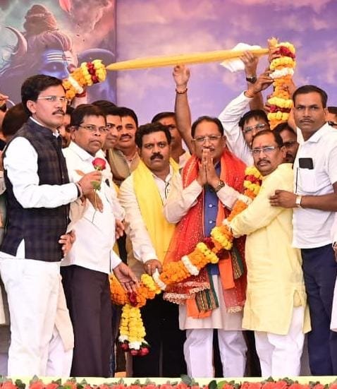 नर्मदा धाम में गूंजा ‘हर-हर महादेव’: मुख्यमंत्री विष्णुदेव साय ने किया पंचकुंडीय रुद्र महायज्ञ का पूजन, प्रदेश की सुख-समृद्धि की कामना 2 1003613432