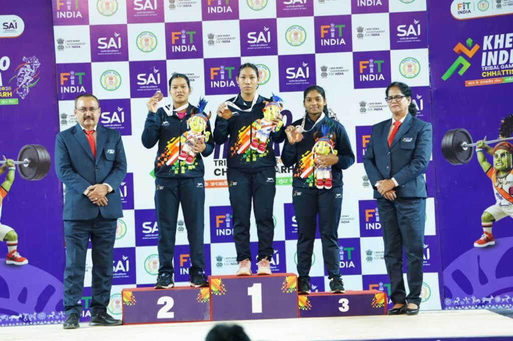 169 किलो वजन उठाकर अनाई वांग्सू बनीं चैंपियन: खेलो इंडिया ट्राइबल गेम्स में 58 किग्रा वेटलिफ्टिंग का गोल्ड जीता 2 1003641912