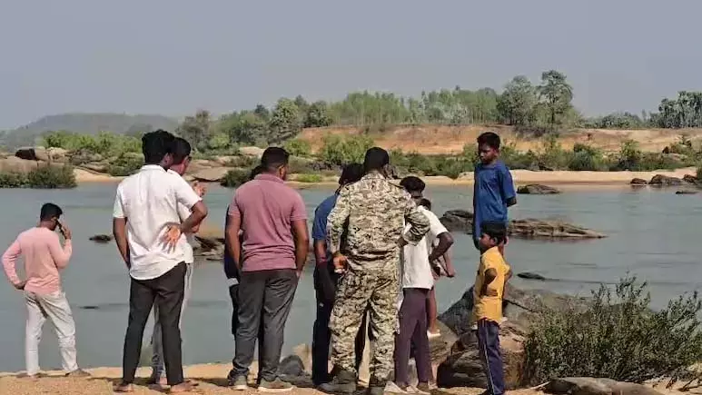 होली के बाद नदी में उतरे 3 बैंक कर्मचारी: गहरे पानी में डूबा कैशियर, मैनेजर समेत 2 की बची जान 1 5276007 untitled 8 copy