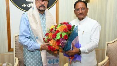 Vishnu Deo Sai ने Ramen Deka को जन्मदिवस पर दी हार्दिक बधाई, लोकभवन में भेंट कर दीर्घायु की कामना की 7 IMG 20260302 WA0009