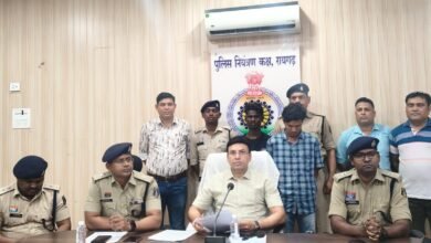 Raigarh Police Arrest Two for iPhone Theft Worth ₹14 Lakh 3 IMG 20260315 WA0025