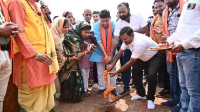 7.82 करोड़ की लागत से बनेगी नवापारा–सकरी–सतभांवा सड़क, मंत्री टंकराम वर्मा ने किया भूमिपूजन 3 IMG 20260315 WA0041