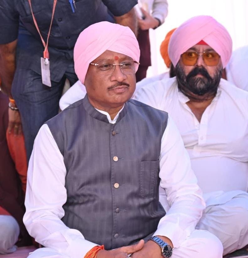 गढ़फुलझर के नानकसागर में मुख्यमंत्री विष्णु देव साय ने की अरदास, बोले– आस्था स्थल को पर्यटन केंद्र के रूप में करेंगे विकसित 1 IMG 20260316 WA0009