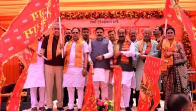 बिलासपुर से 1008 श्रद्धालुओं का जत्था अयोध्या धाम के लिए रवाना, केंद्रीय राज्य मंत्री और उप मुख्यमंत्री ने दिखाई हरी झंडी 3 IMG 20260326 WA0016