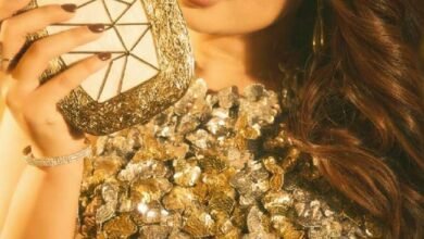 ‘धुरंधर: द रिवेंज’ की पार्टी में आयशा खान का बोल्ड अवतार: ग्लैमरस लुक से लूटी महफिल, रणवीर सिंह के साथ पोज हुए वायरल 5 ayeshaakhan official 1773989375 3856824840502434247 11054152984 1774014387