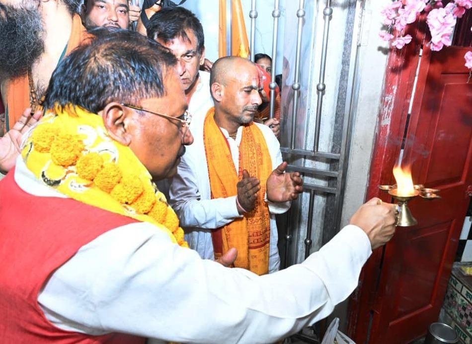 हनुमान जन्मोत्सव पर CM साय पहुंचे नर्मदा कुंड मंदिर, बोले- हनुमान जी का जीवन प्रेरणादायक; जीर्णोद्धार का किया भूमिपूजन 2 1003686732