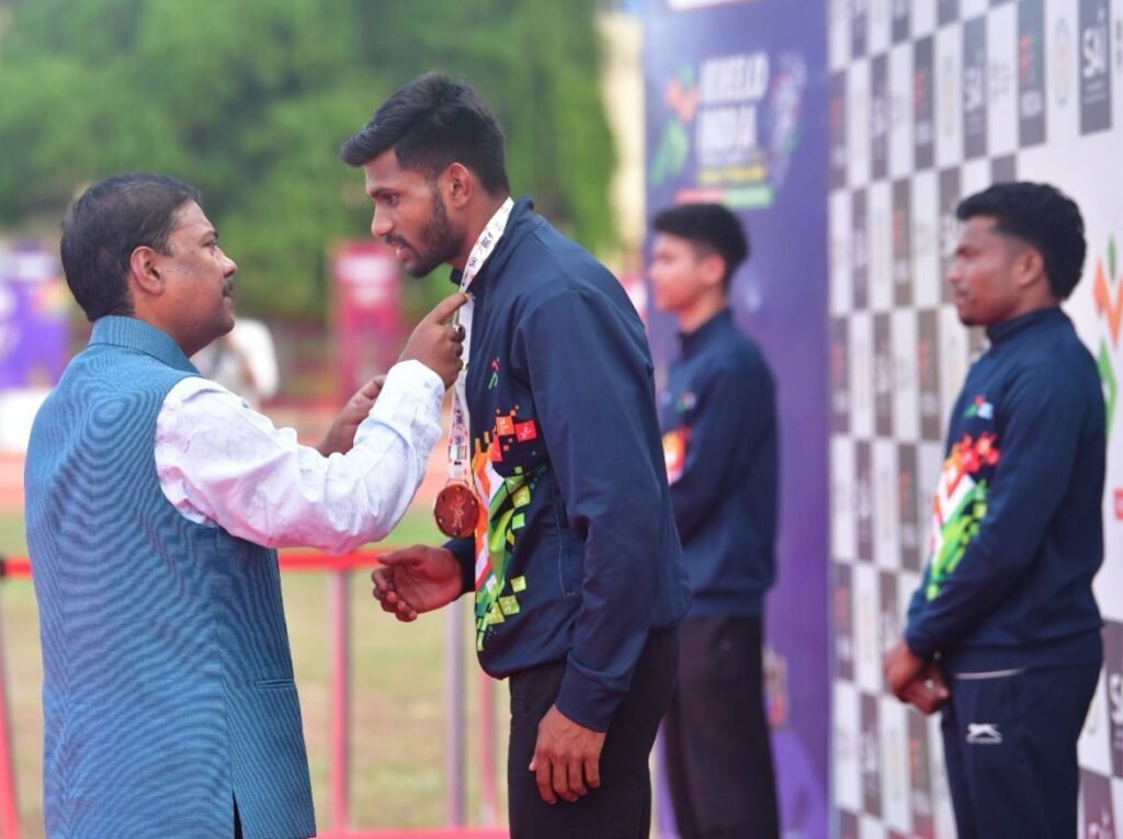 रफ्तार और शक्ति का महासंग्राम: बस्तर में चमके देशभर के जनजातीय एथलीट, खेलो इंडिया ट्राइबल गेम्स में पदकों की बरसात 4 1003687640