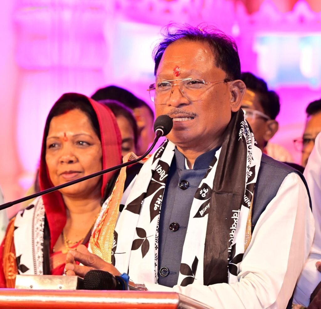 छत्तीसगढ़ की धरती पर गूंजा ‘जय राम’, मुख्यमंत्री विष्णुदेव साय ने सालियाटोली में भव्य राम कथा महोत्सव में की भागीदारी 2 1003707993