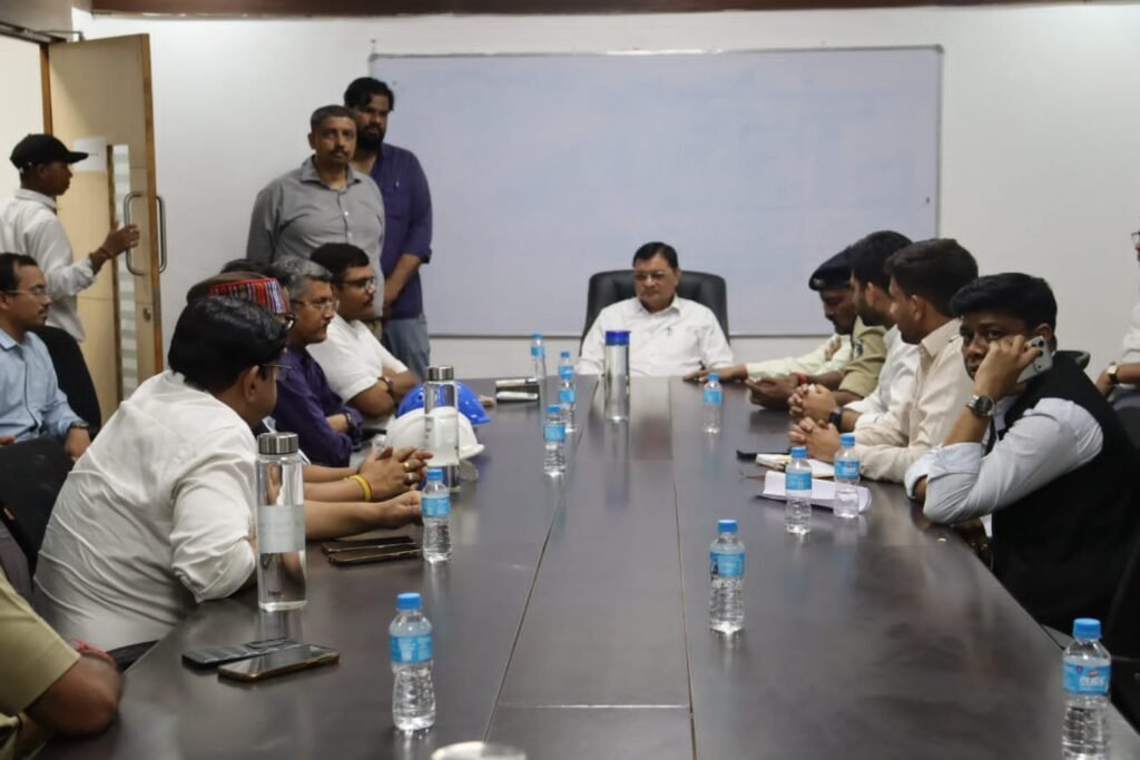 वेदांता प्लांट हादसा: मंत्री लखनलाल देवांगन ने किया निरीक्षण, जाँच और FIR के निर्देश 2 1003776795