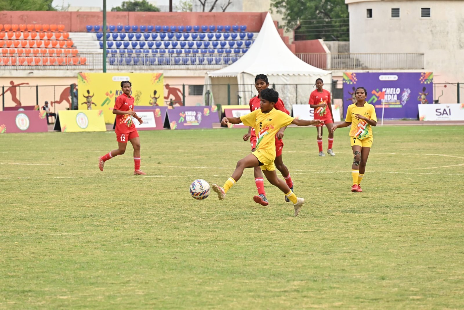 Khelo India Tribal Games 2026: किरण पिस्दा के गोल से छत्तीसगढ़ बना महिला फुटबॉल चैंपियन, एथलेटिक्स में सोरेन-रीथुश्री-नागिनी का डबल धमाका 1 IMG 20260403 WA0004 scaled