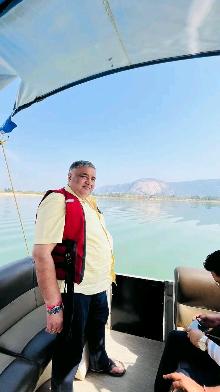 मयाली नेचर कैंप में पर्यटन का नया आकर्षण, मंत्री राजेश अग्रवाल ने लिया जायजा – सघन वन, जलाशय और आध्यात्मिक अनुभव का आनंद 1 IMG 20260409 WA0037