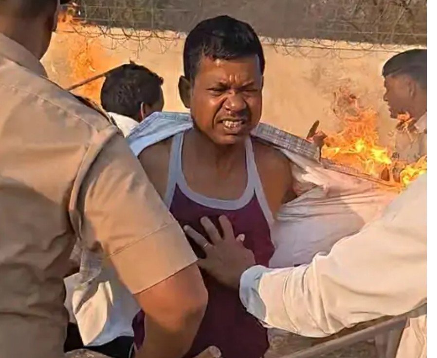 Violence Erupts in Durg Over Child Rape Case: Cop Injured During Effigy Burning 1 IMG 20260413 WA0011