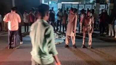 तिल्दा-नेवरा में दर्दनाक सड़क हादसा: तेज रफ्तार ट्रेलर ने बाइक को रौंदा, महिला की मौके पर मौत 4 IMG 20260415 WA0024