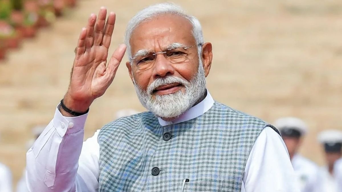 pm modi makes history breaks indira gandhis record as indias 2nd longest serving pm