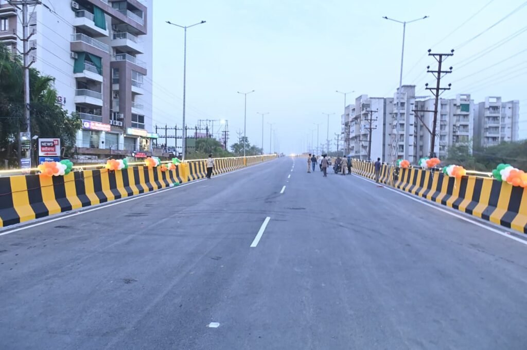 मुख्यमंत्री विष्णुदेव साय ने किया कचना रेलवे ओवरब्रिज का लोकार्पण, रायपुर में ट्रैफिक जाम से मिलेगी बड़ी राहत 4 1004025309