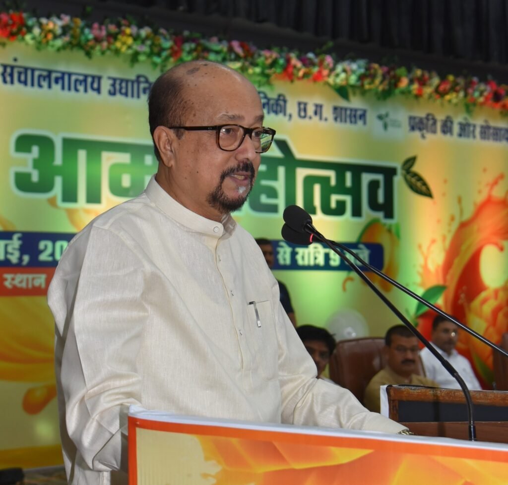 राष्ट्रीय आम महोत्सव में गूंजा छत्तीसगढ़ का स्वाद: 250 किस्मों के आम ने मोहा मन, मैंगो टूरिज्म पर भी बड़ा फोकस 2 IMG 20260529 WA0064