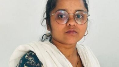 SBI cashier accused of embezzling crores at Bilha branch; former cash officer Tejavath Thirapattamma produced in court 4 images 27