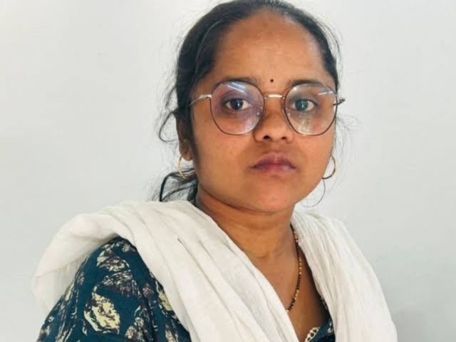 SBI cashier accused of embezzling crores at Bilha branch; former cash officer Tejavath Thirapattamma produced in court 1 images 27