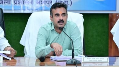 जशपुर विकास कार्यों की समीक्षा: अंकित आनंद ने अफसरों को चेताया—जनकल्याण योजनाओं का लाभ समय पर पहुंचना चाहिए 3 IMG 20260609 WA0033