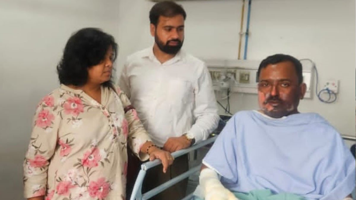 कुसुम स्मेल्टर्स प्लांट में फिर हादसा: गर्म स्पंज आयरन की चपेट में आए 3 कर्मचारी, मचा हड़कंप 1 factory 1