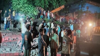 रायगढ़ में आंधी-तूफान बना काल: फैक्ट्री की बाउंड्रीवॉल झोपड़ी पर गिरी, महिला मजदूर की मौत; दो साथी अस्पताल में भर्ती 3 image 2026 06 18T225049.739