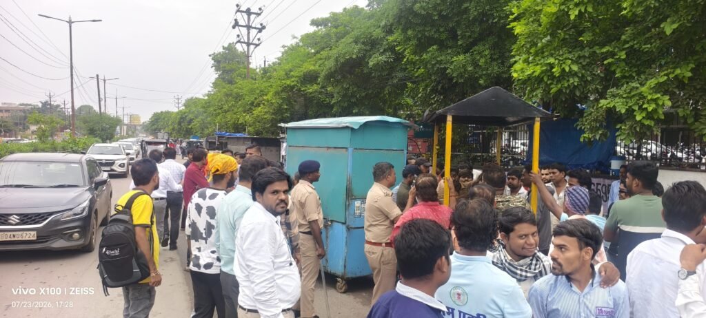 Raipur traffic police, civic body remove encroachments in major market corridors 2 1004458352