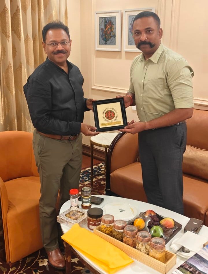 छत्तीसगढ़ के पर्यटन को मिलेगी नई पहचान: सुमन बिल्ला के दौरे में ग्लोबल ब्रांडिंग, होम-स्टे और निवेश पर बनी रणनीति 1 IMG 20260705 WA0083