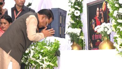 मुख्यमंत्री विष्णुदेव साय ने पद्म विभूषण स्व. डॉ. तीजन बाई को दी भावभीनी श्रद्धांजलि : गनियारी में आयोजित दशगात्र एवं श्रद्धांजलि सभा में हुए शामिल 3 IMG 20260714 WA0043