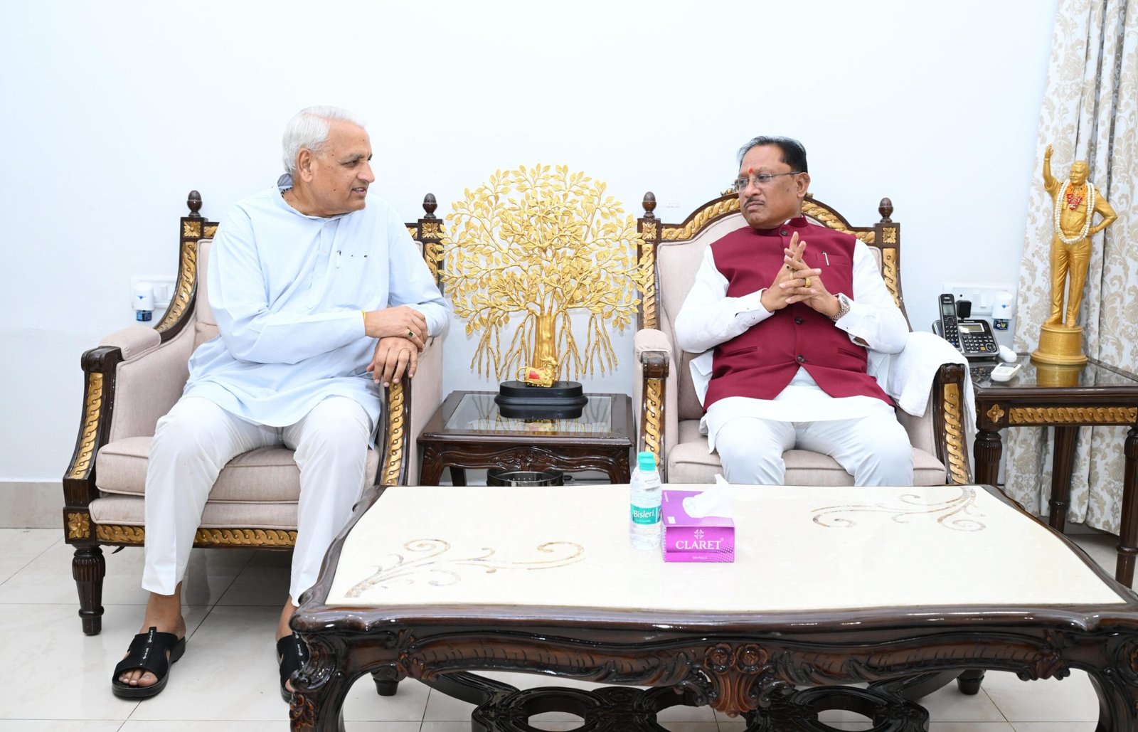 मुख्यमंत्री विष्णुदेव साय से लघु उद्योग भारती के प्रतिनिधिमंडल ने की सौजन्य मुलाकात : 14वें इंडिया इंडस्ट्रियल फेयर की तैयारियों पर हुई चर्चा 1 IMG 20260722 WA0038 scaled