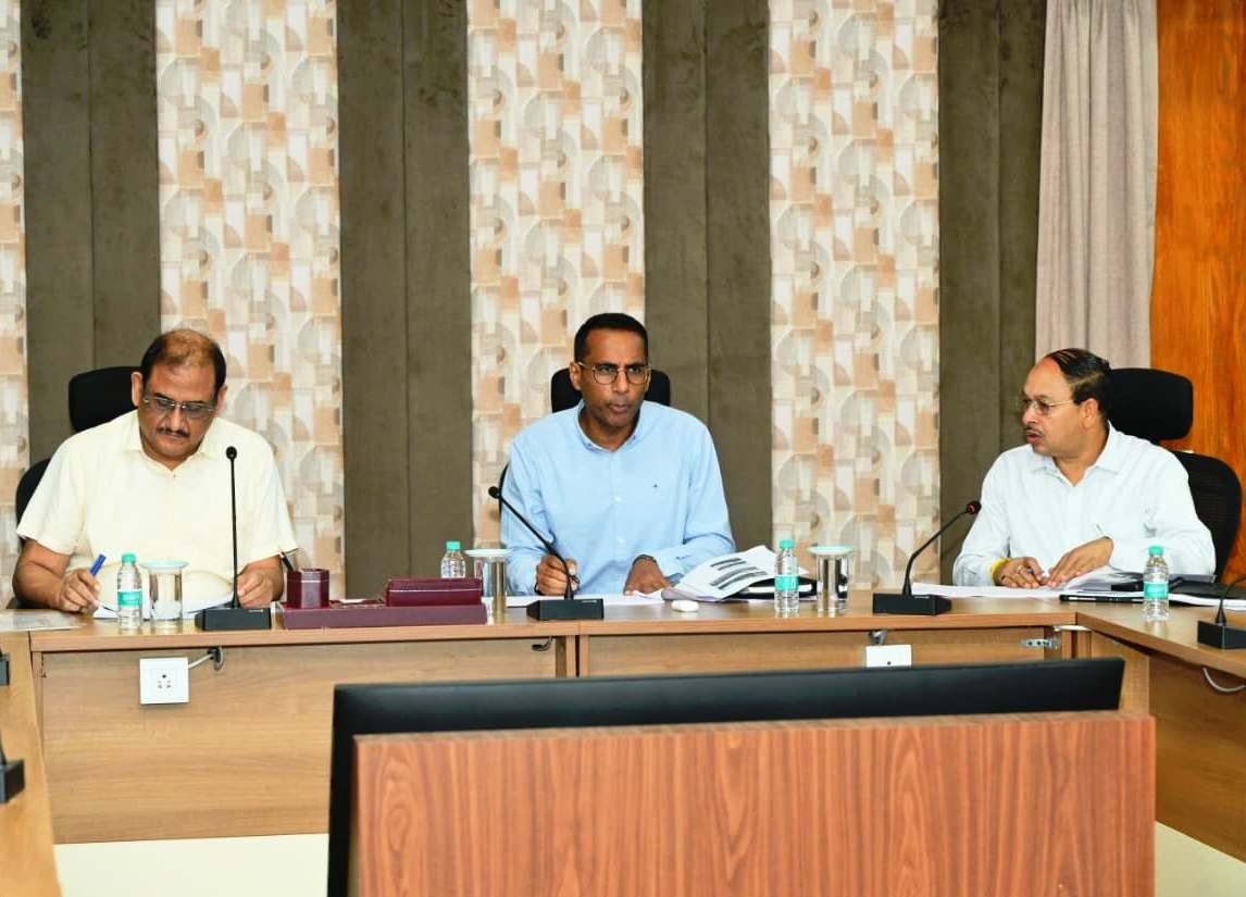 जेलों में बैरक-बाउंड्रीवॉल निर्माण की समीक्षा: सचिव बोले- समन्वय बढ़ाइए, लापरवाही नहीं चलेगी, तय समय में पूरा करें काम 1 IMG 20260724 WA0048
