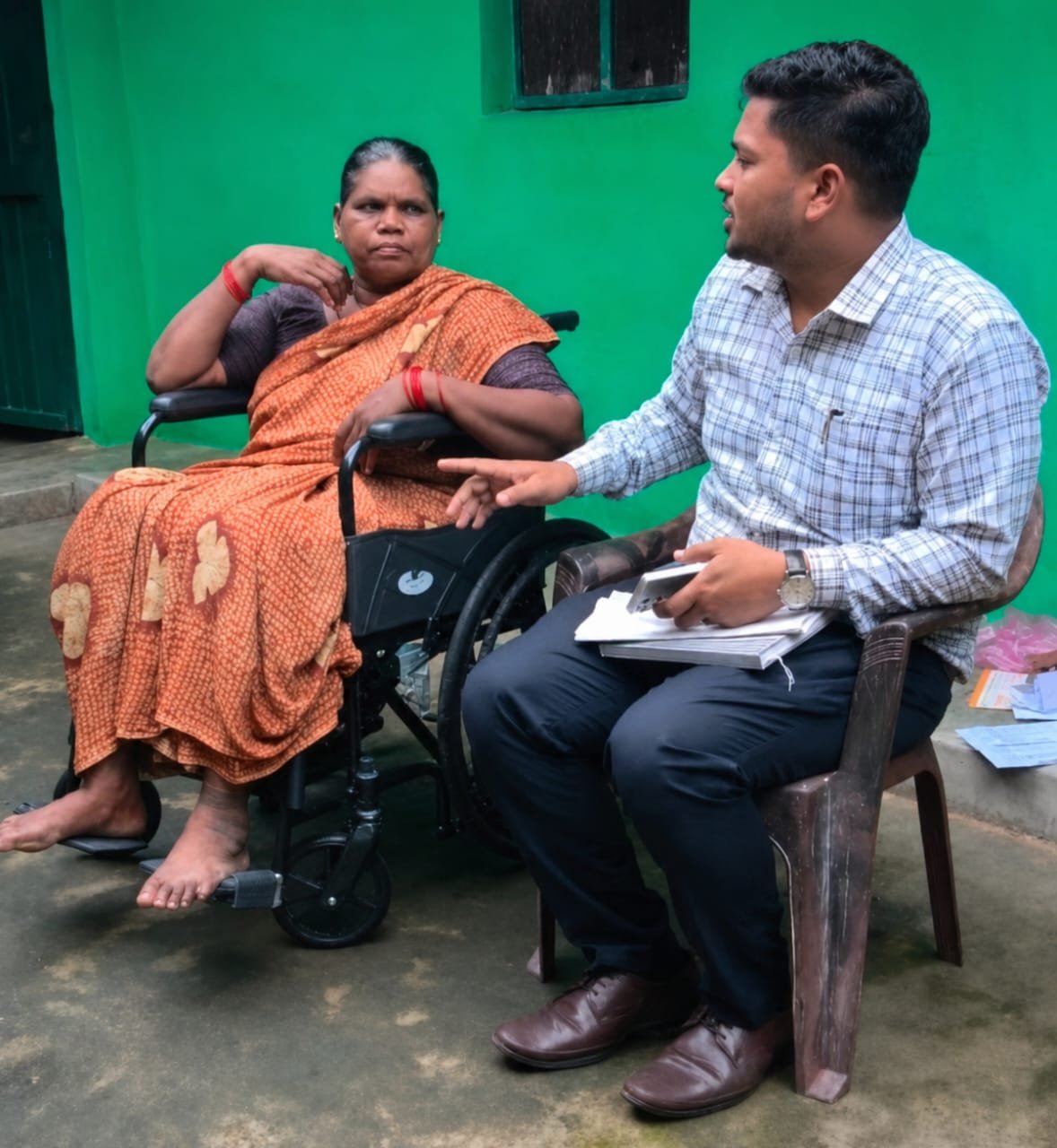 CM विष्णुदेव साय के सुशासन में दिव्यांग को मिली तत्काल मदद: आवेदन करते ही घर पहुंची व्हीलचेयर, विभाग की संवेदनशील पहल 1 IMG 20260726 WA0005