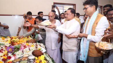 गुरु पूर्णिमा पर रायगढ़ के बनोरा पहुंचे मुख्यमंत्री विष्णु देव साय : अघोर गुरु पीठ में बाबा प्रियदर्शी राम से लिया आशीर्वाद 3 IMG 20260729 WA0038