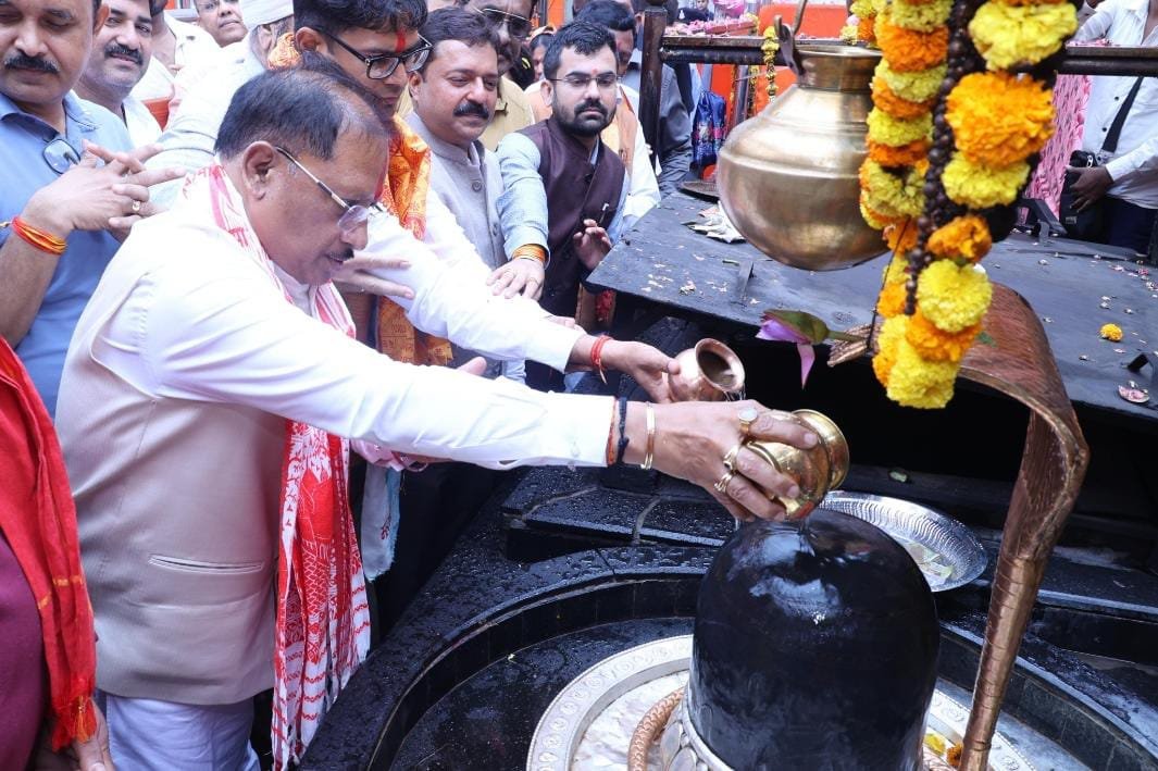 गुरु पूर्णिमा पर कोसमनारा पहुंचे CM विष्णु देव साय : सत्यनारायण बाबा धाम में पूजा कर प्रदेश की सुख-समृद्धि की कामना की 1 IMG 20260730 WA0000