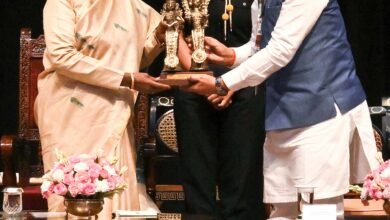 बस्तर की संस्कृति का राष्ट्रपति भवन में सम्मान: CM साय ने भेंट की 300 साल पुरानी 'झिटकू-मिटकी' कलाकृति, राष्ट्रपति हुईं भावुक 3 IMG 20260730 WA0055