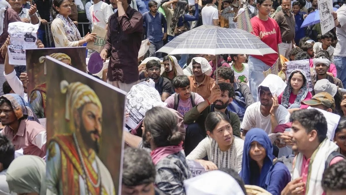 NEET विवाद पर नहीं बनी सहमति: सरकार की बातचीत से CJP ने किया इनकार, 3 मांगों के साथ आंदोलन जारी 1 neet paper leak protest 1784798139