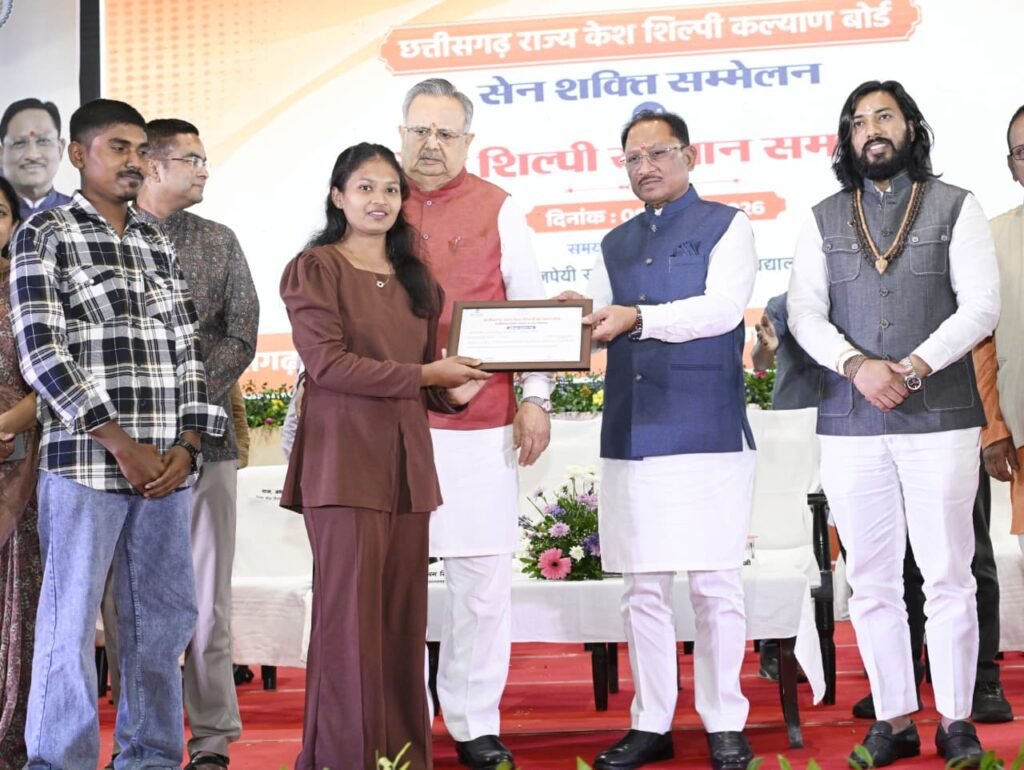CM साय ने सेन समाज को दी बड़ी सौगात: 50 लाख का सामुदायिक भवन, संत सेन महाराज के नाम पर होगा नया रायपुर में चौक 2 1004571859