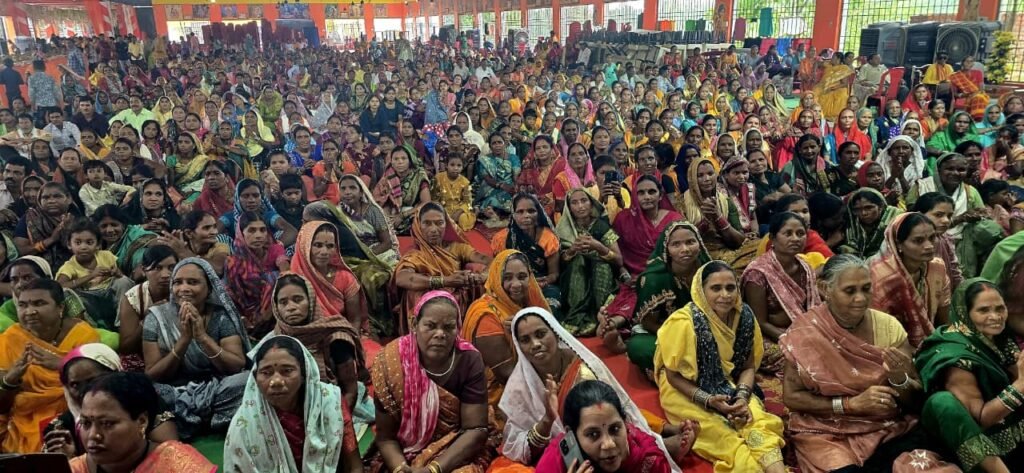 सावन महोत्सव में 500 परिवारों ने अपनाई सनातन परंपरा : प्रबल प्रताप जूदेव ने वैदिक मंत्रोच्चार के साथ कराई घर वापसी 8 1004594713