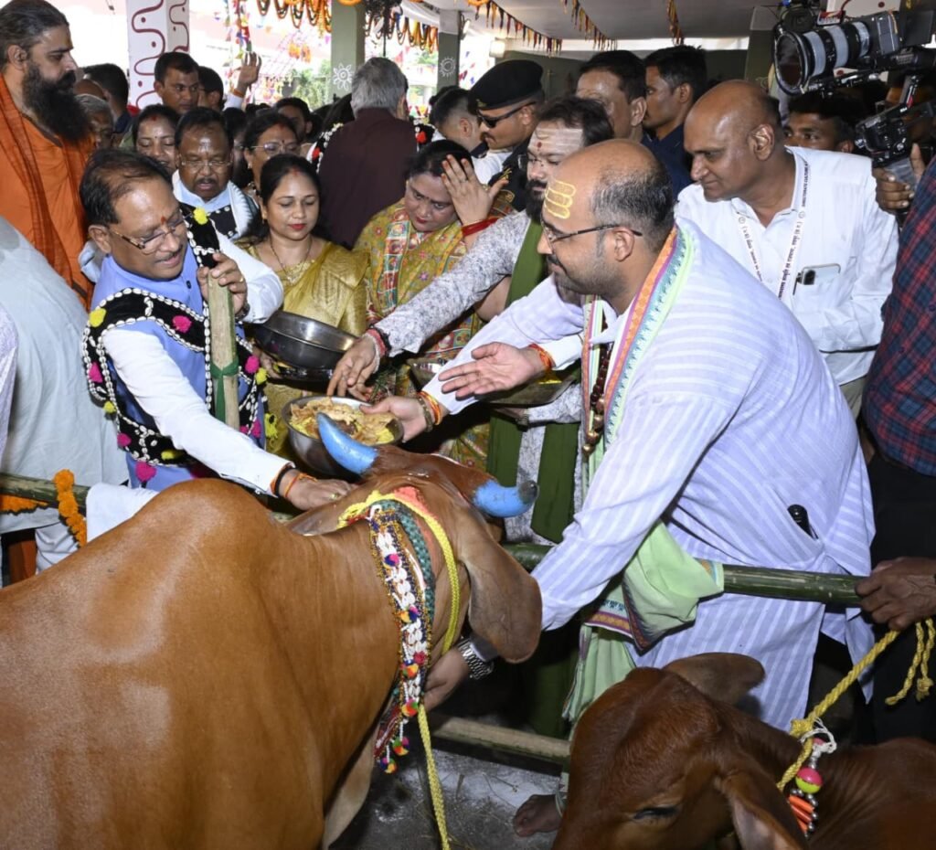 हरेली पर CM साय ने दिया हरियाली का संदेश: पारिजात का पौधा लगाया, कृषि औजारों की पूजा की; बोले- किसान समृद्ध होगा तो प्रदेश बढ़ेगा 5 1004601735