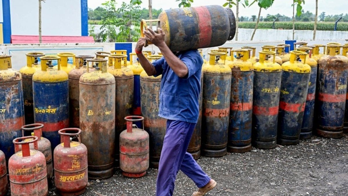 6a6d47a68d9f7 commercial lpg price has been cut by rs 18350 in delhi 011505234 16x9 1